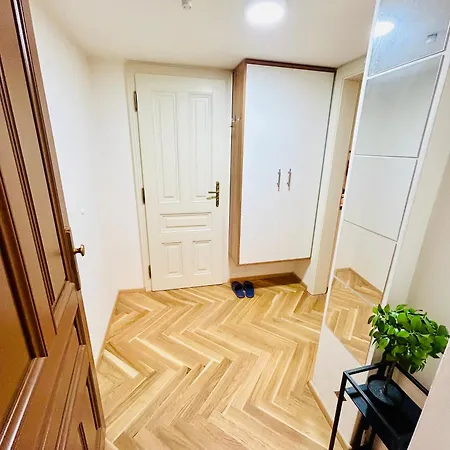 Cozy Design With Terrace *